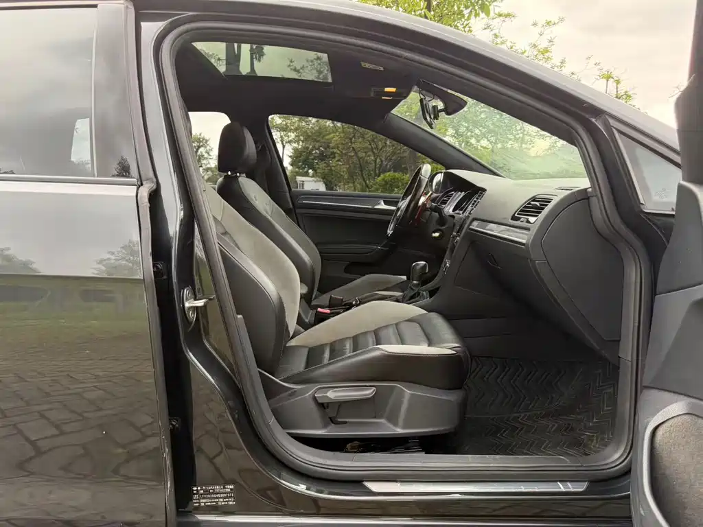 Volkswagen Golf — миниатюра 10