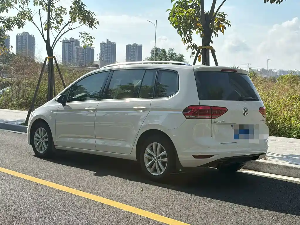 Volkswagen Touran — миниатюра 3