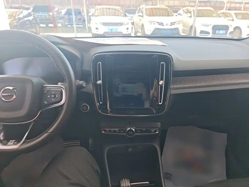 Volvo XC40 — миниатюра 10
