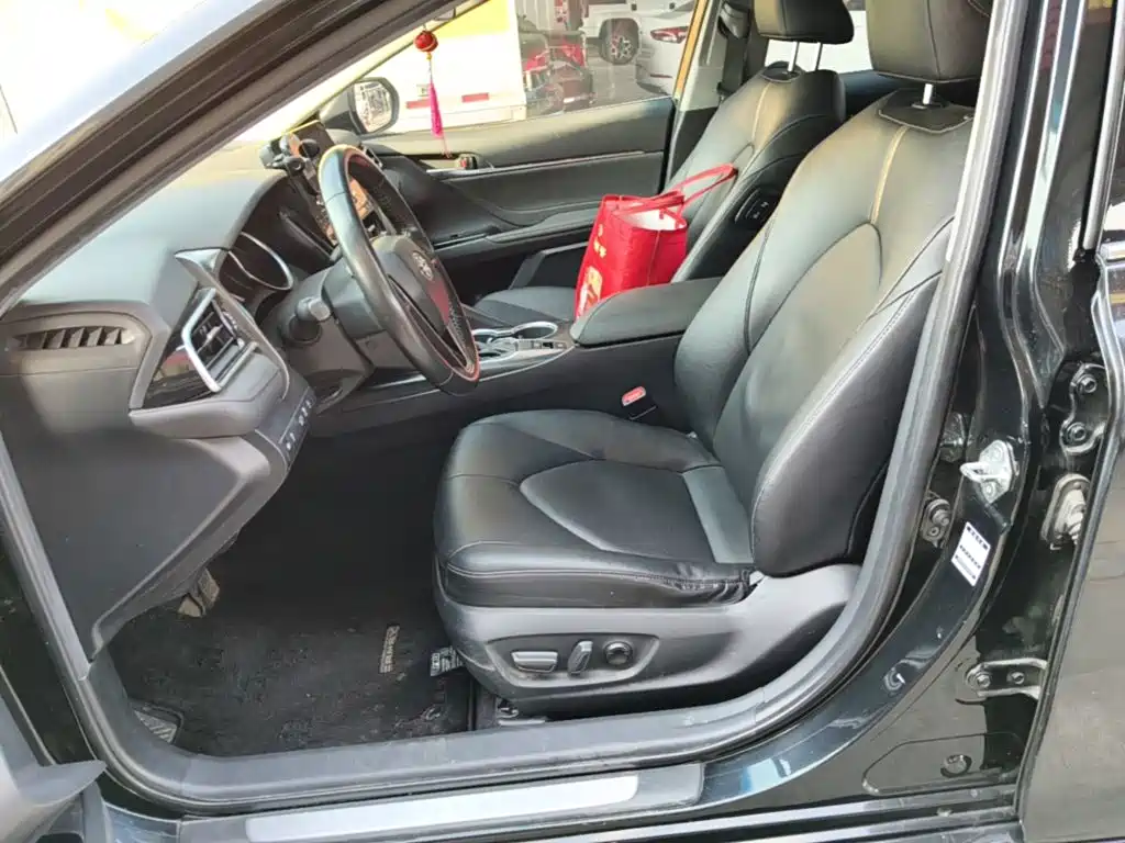 Toyota Camry — миниатюра 15