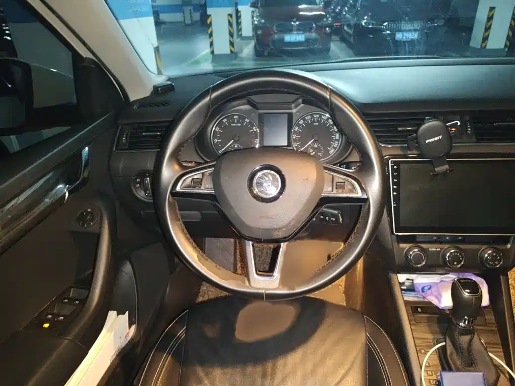 Skoda Octavia 2016 1.6L AT