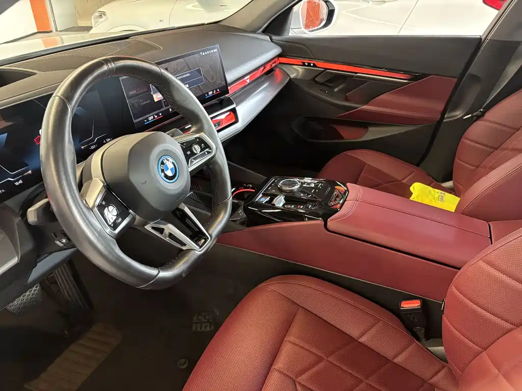 BMW I5