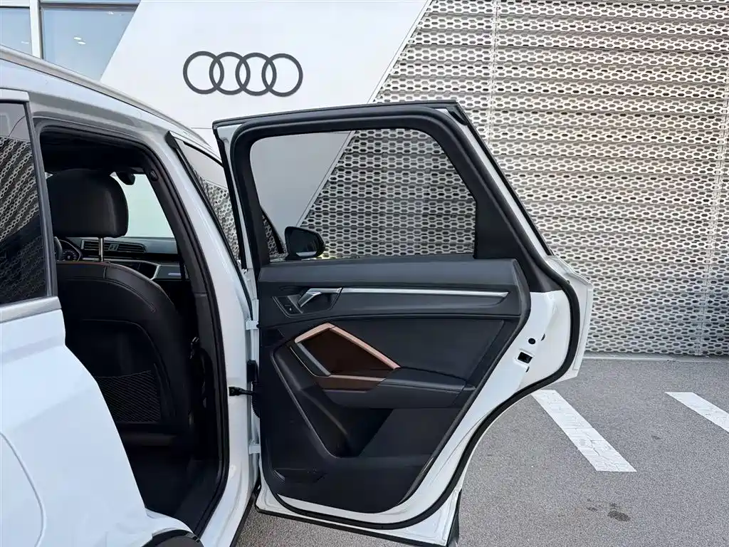 Audi Q3 — миниатюра 22