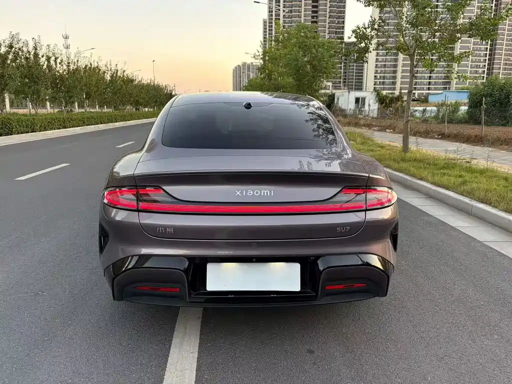 Xiaomi SU7 — миниатюра 8