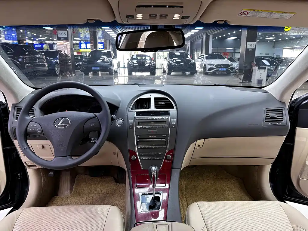Lexus ES — миниатюра 13