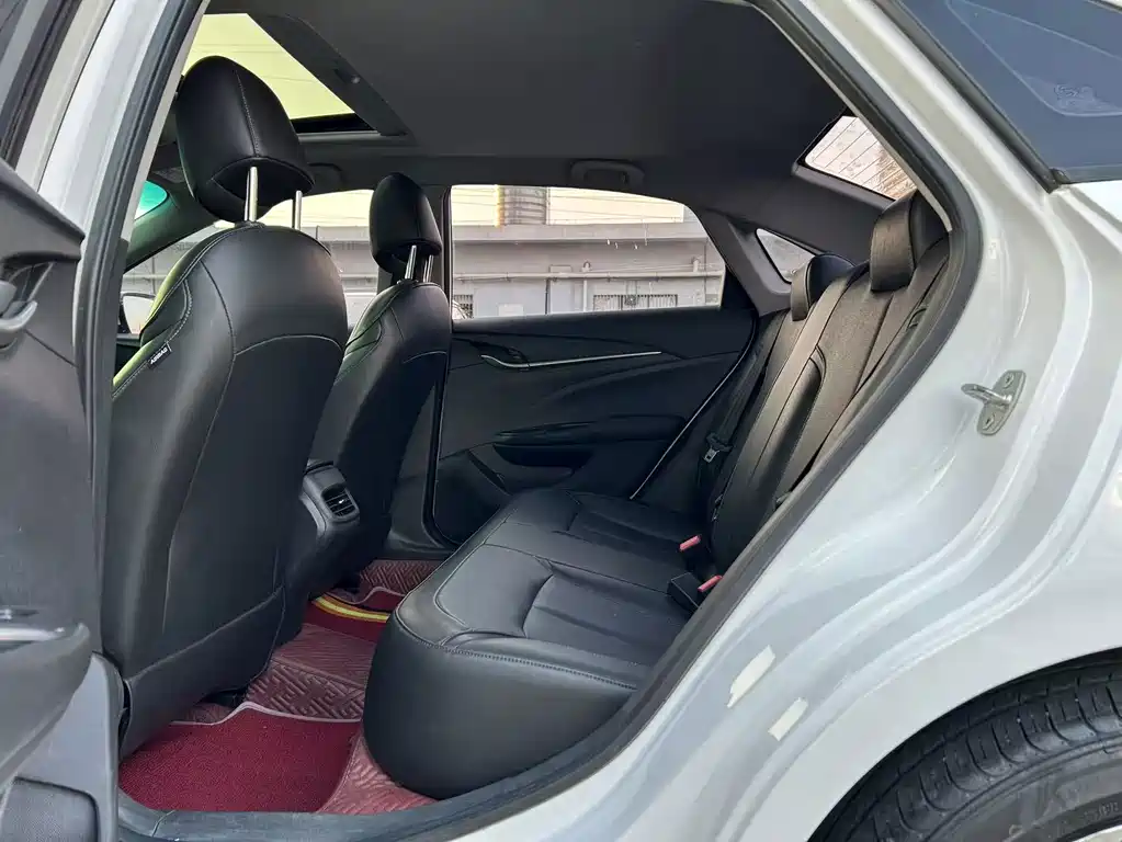 Buick Excelle — миниатюра 6