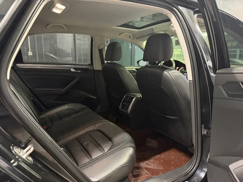 Volkswagen Passat — миниатюра 13