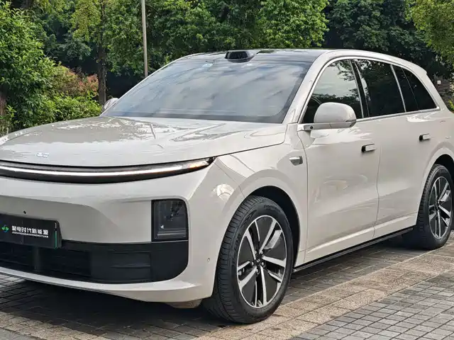 Li Auto L6