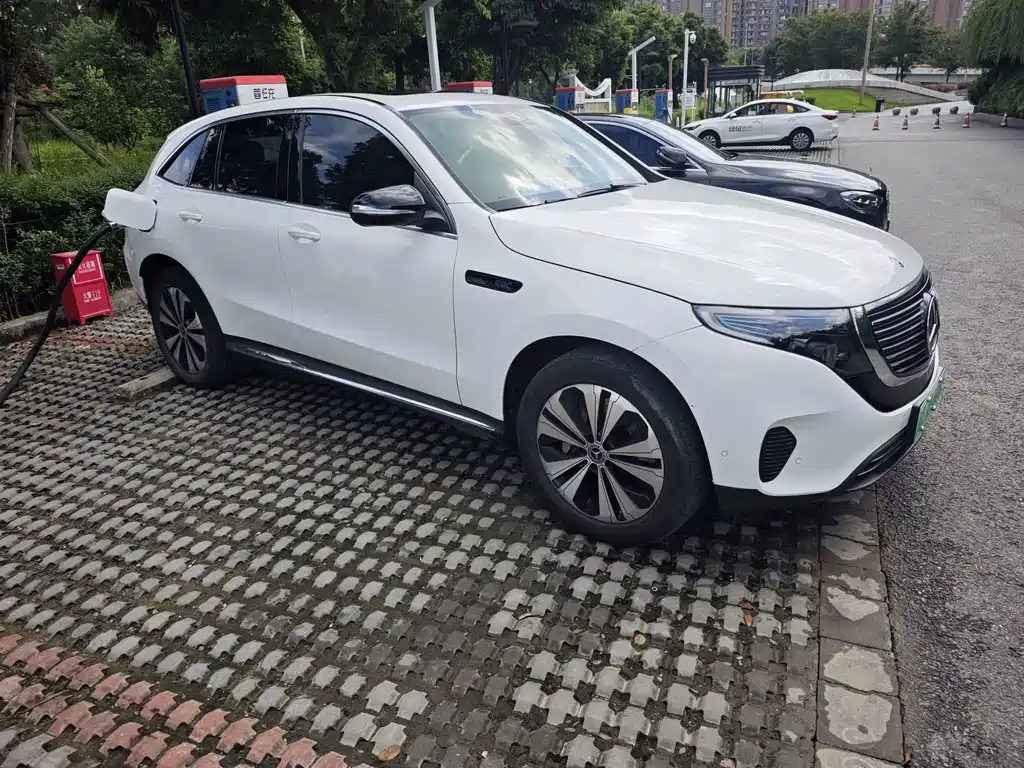 Mercedes-Benz EQC — миниатюра 8