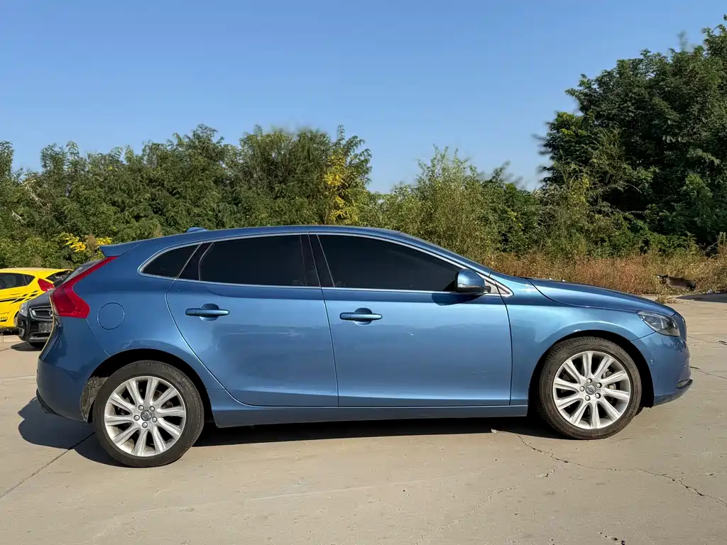 Volvo V40 — миниатюра 4