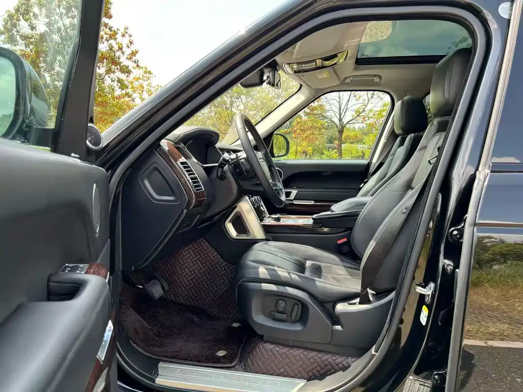 Land Rover Range Rover — миниатюра 4