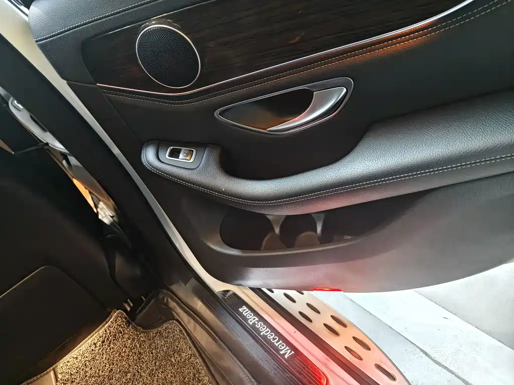 Mercedes-Benz GLC — миниатюра 12