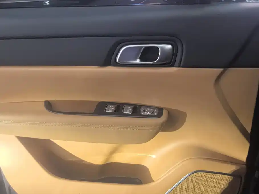 Li Auto Li ONE — миниатюра 7