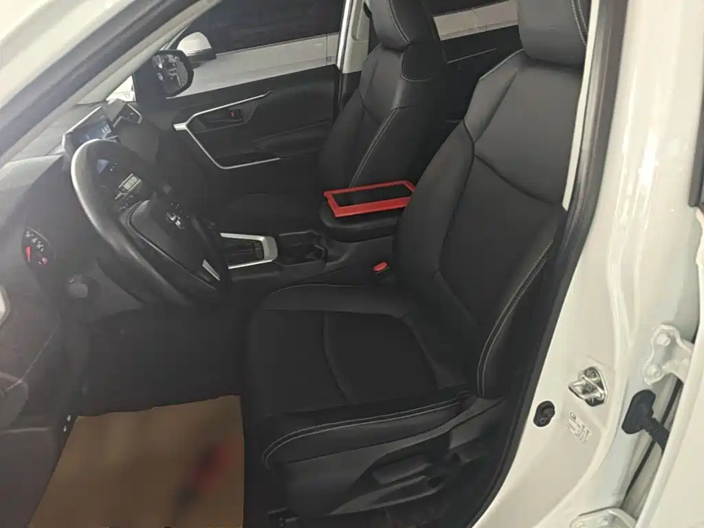 Toyota RAV4 — миниатюра 15