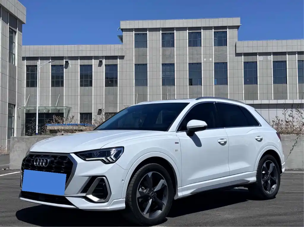 Купить Audi Q3