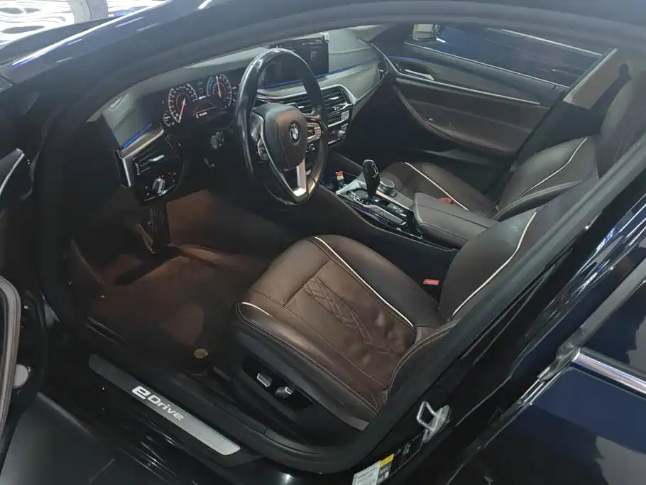 BMW 5 Series New Energy — миниатюра 9