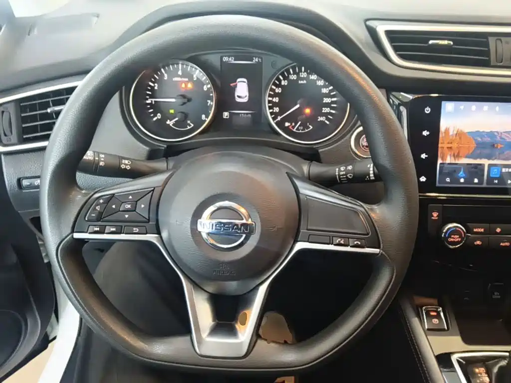 Nissan Qashqai — миниатюра 11