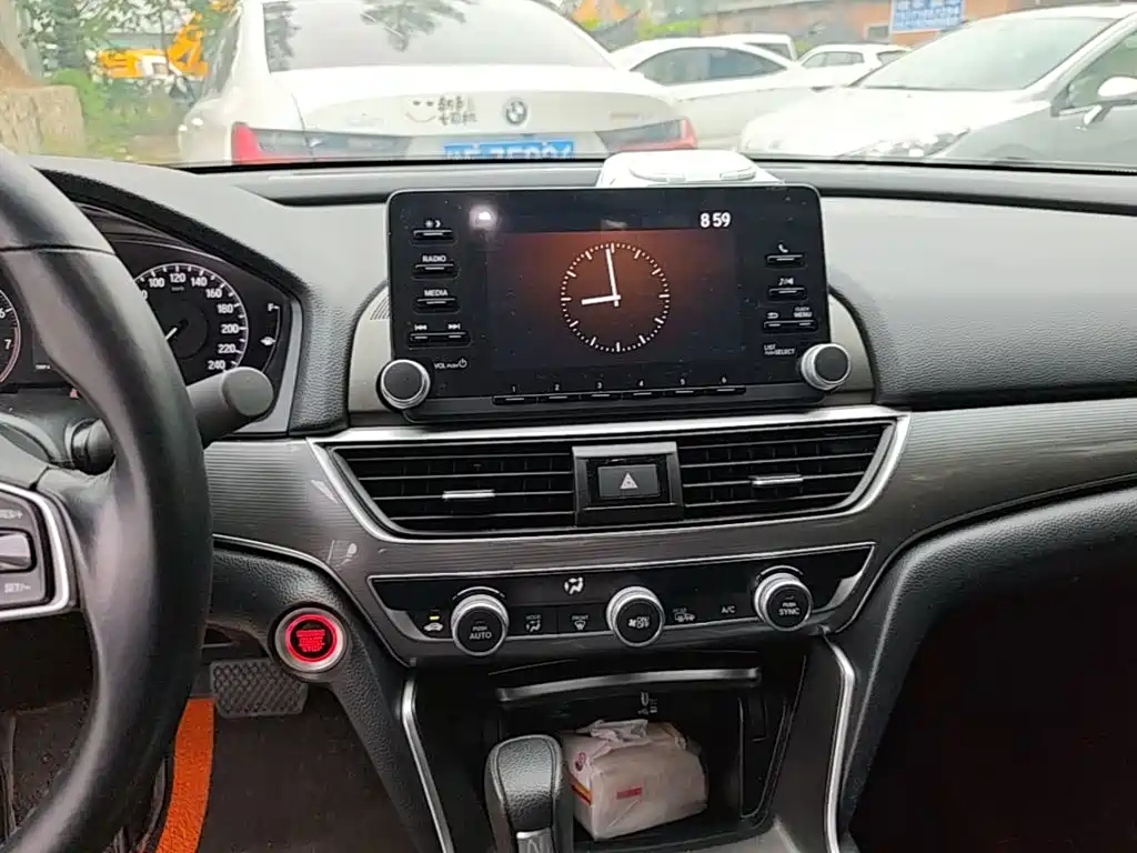 Honda Accord — миниатюра 13