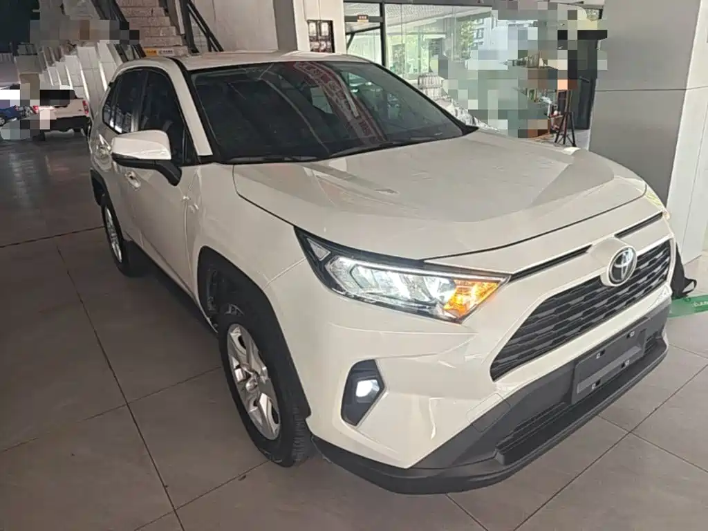 Toyota RAV4 — миниатюра 4