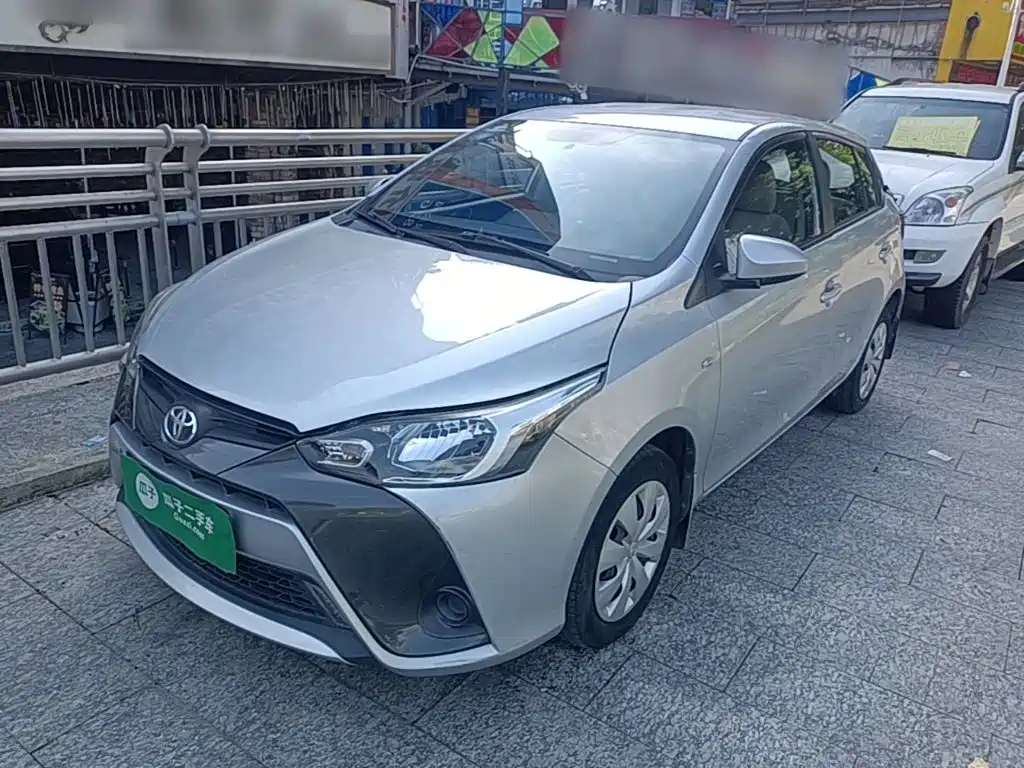 Toyota Yaris L — миниатюра 2