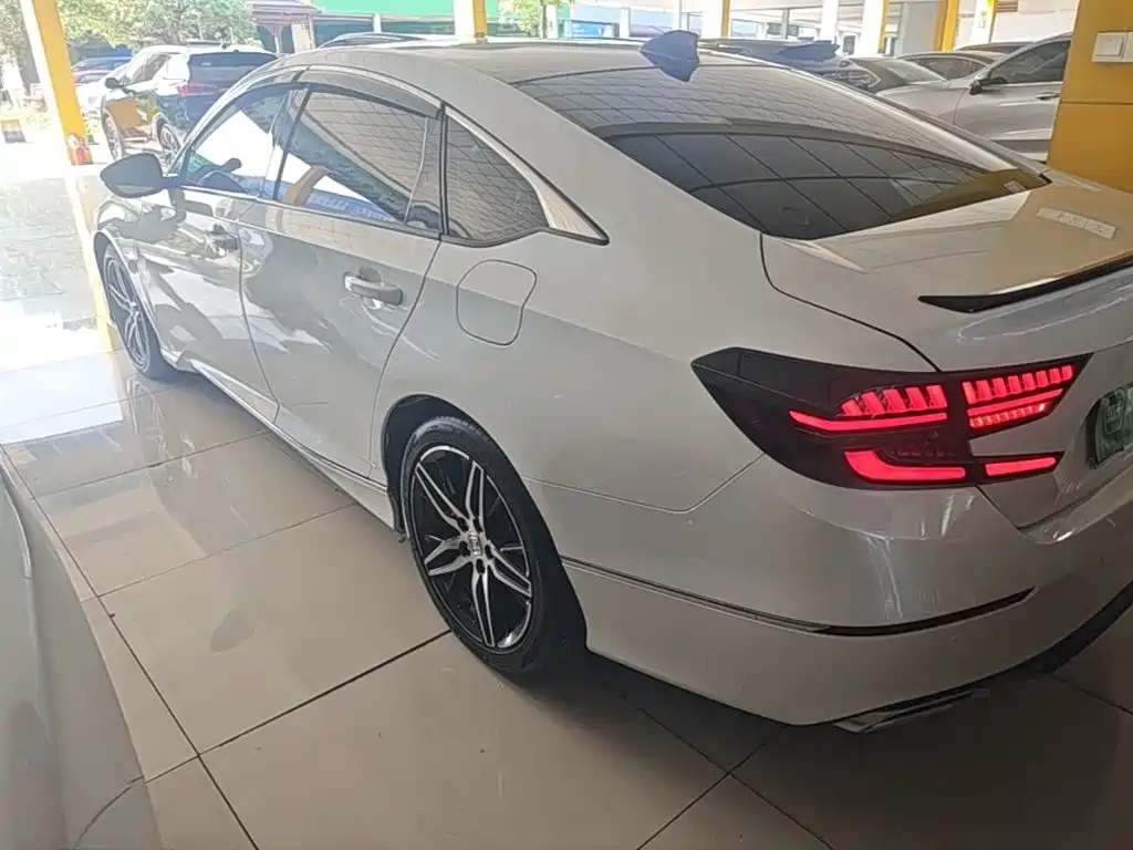 Honda Accord — миниатюра 5