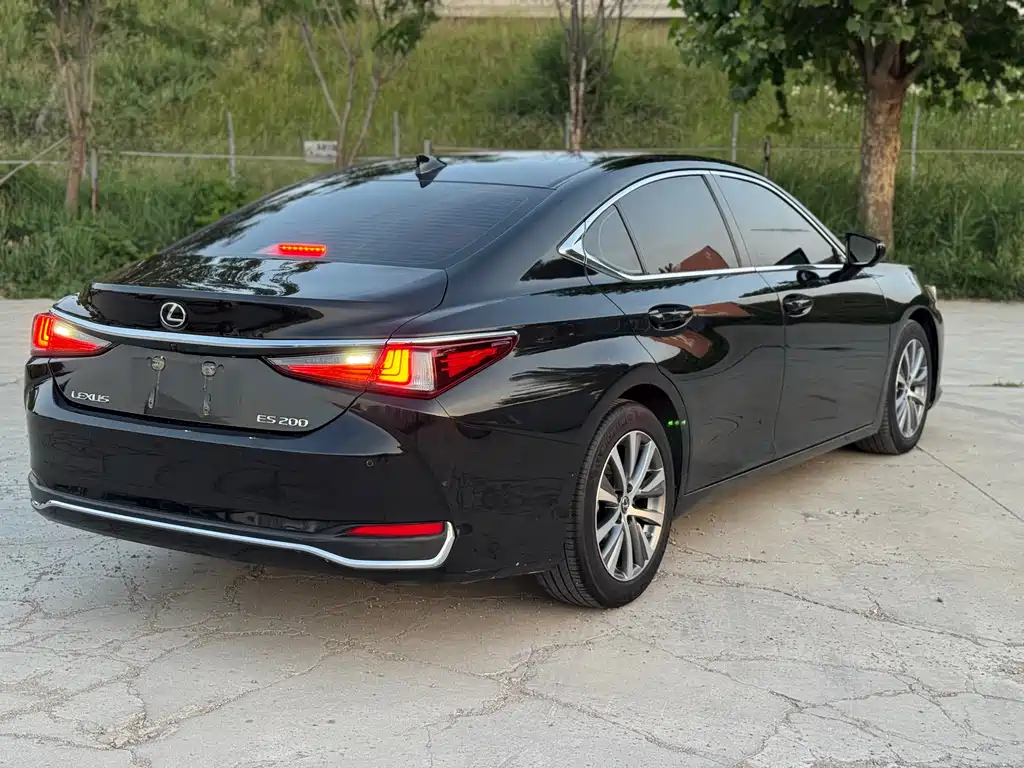 Lexus ES 2018 200 V