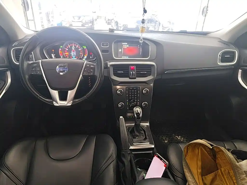 Volvo V40 — миниатюра 10