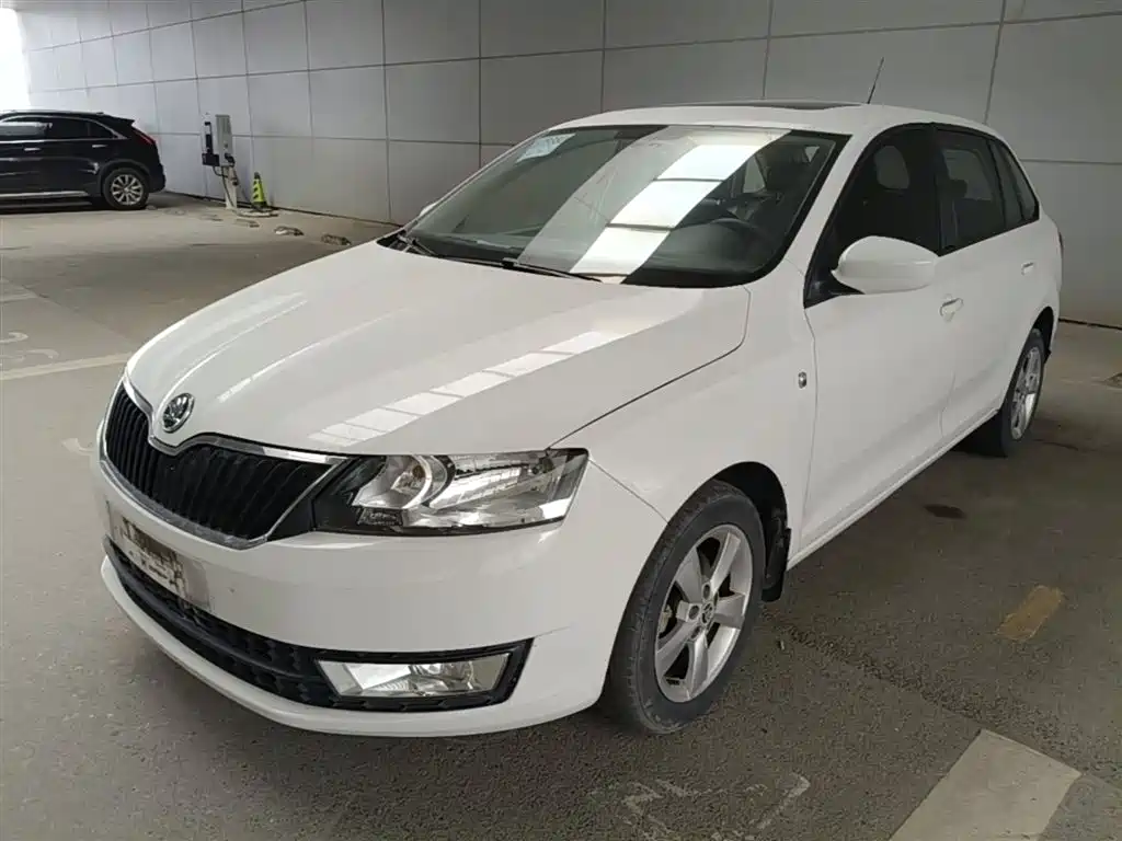 Купить Skoda Rapid Spaceback