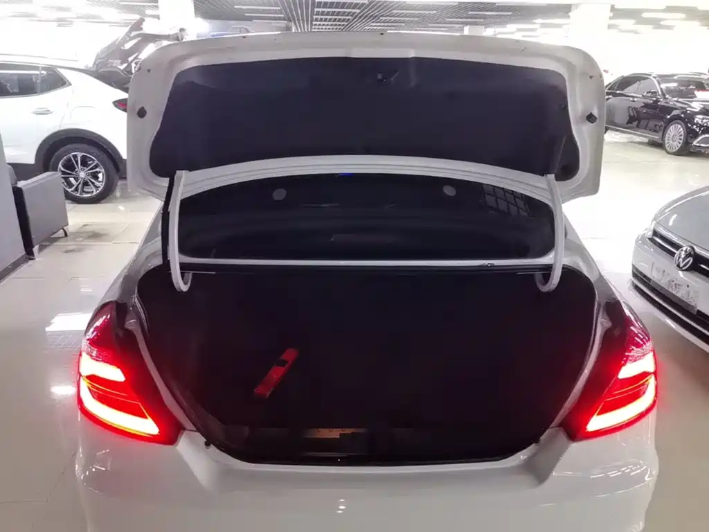 Geely Emgrand — миниатюра 19