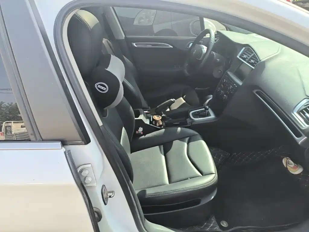 Citroen C4L — миниатюра 25
