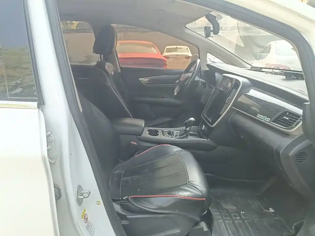 BYD MAX — миниатюра 25