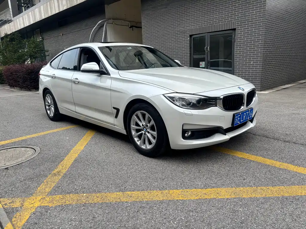 BMW 3 Series GT 3 GT 2014 320i Lead