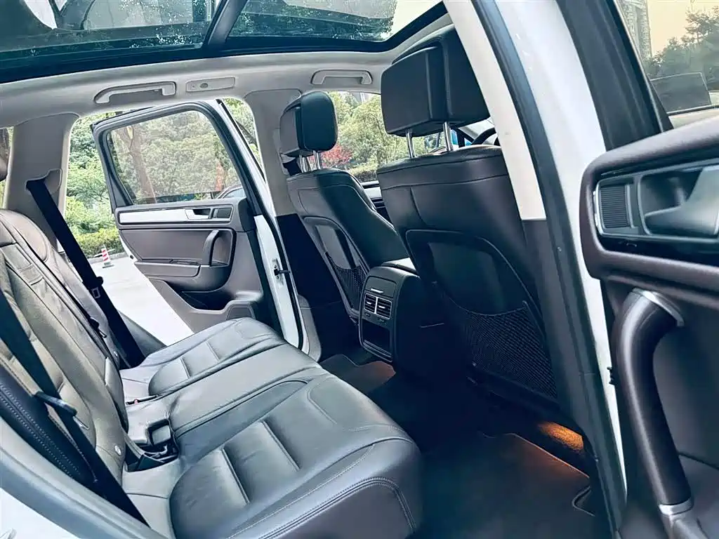 Volkswagen Touareg — миниатюра 14