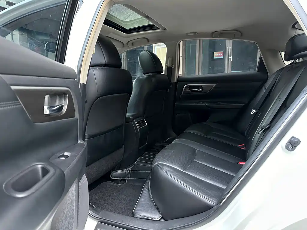 Nissan Altima 2015 2.5L XL Upper