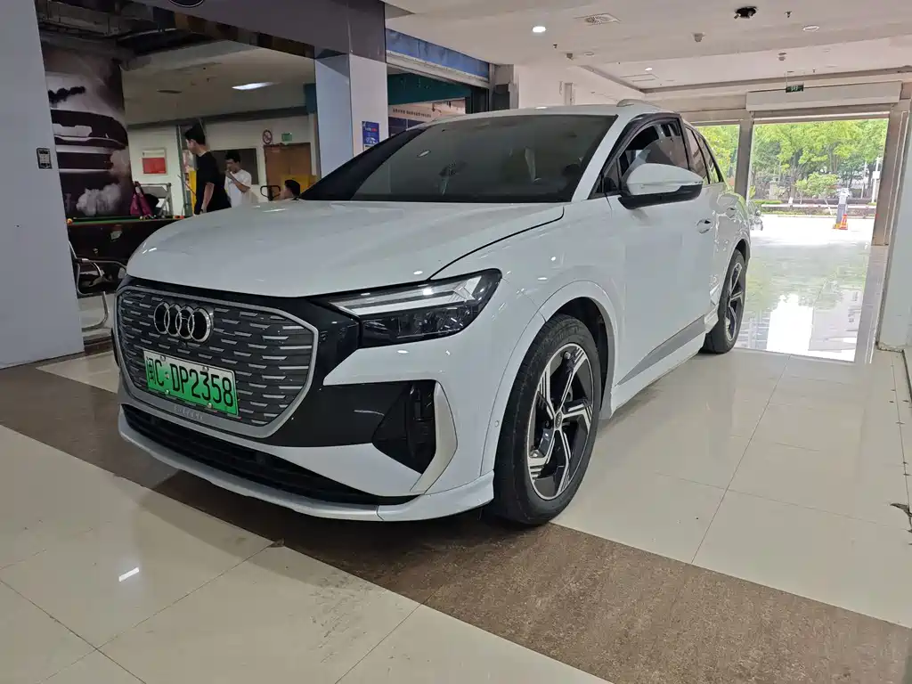 Audi Q4 e-tron 2023