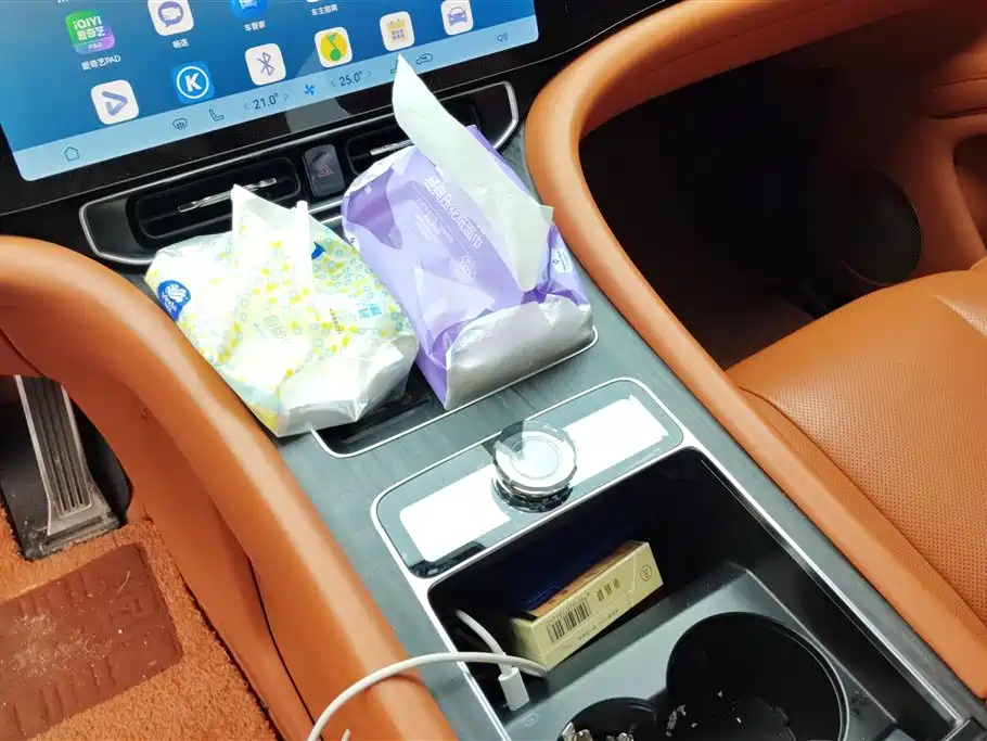 AITO ASK THE WORLD M9