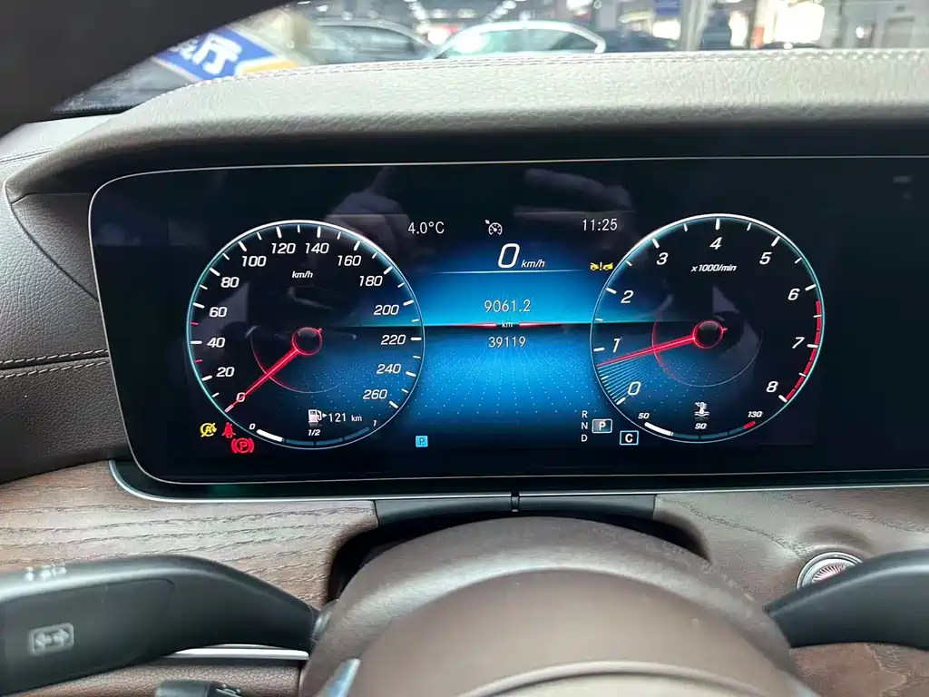 MERCEDES-BENZ E CLASS