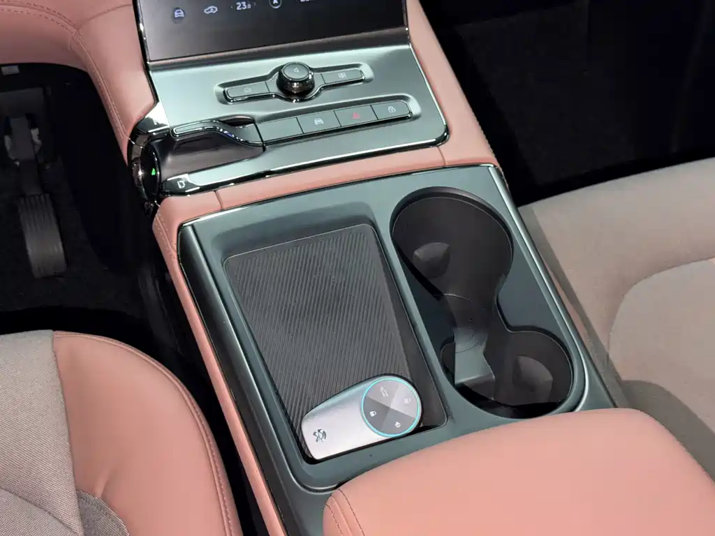 NIO EC6 — миниатюра 14