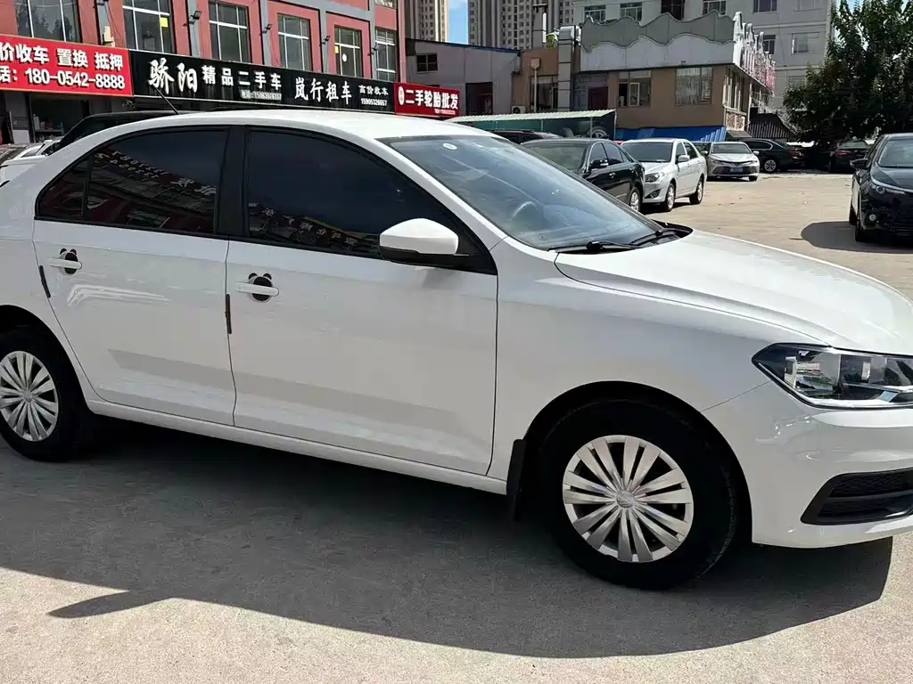 Volkswagen Santana — миниатюра 4
