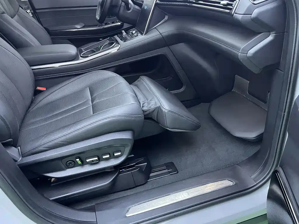 NIO ES8 — миниатюра 7