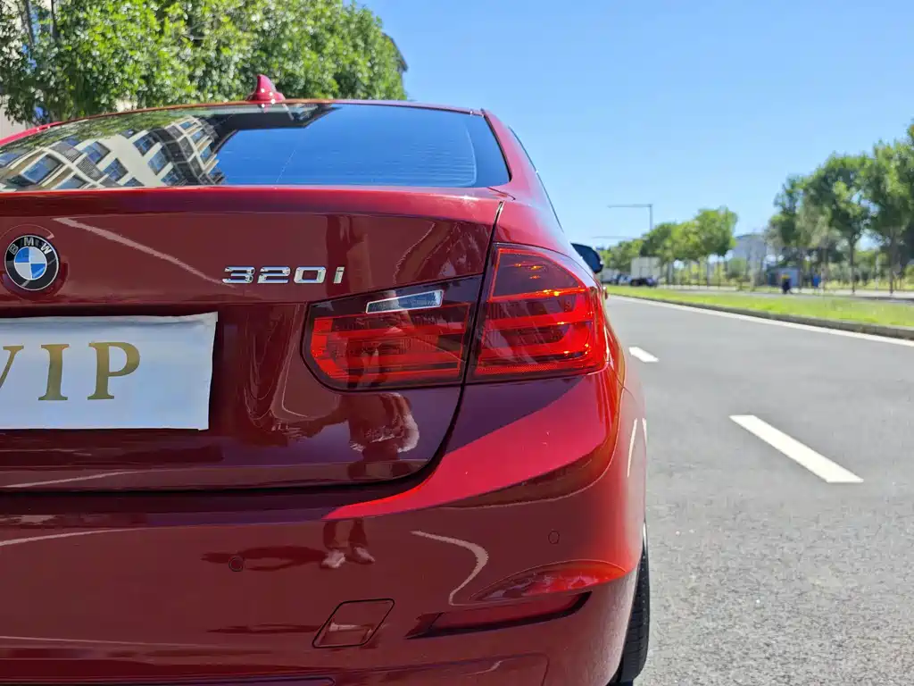 BMW 3 Series — миниатюра 11