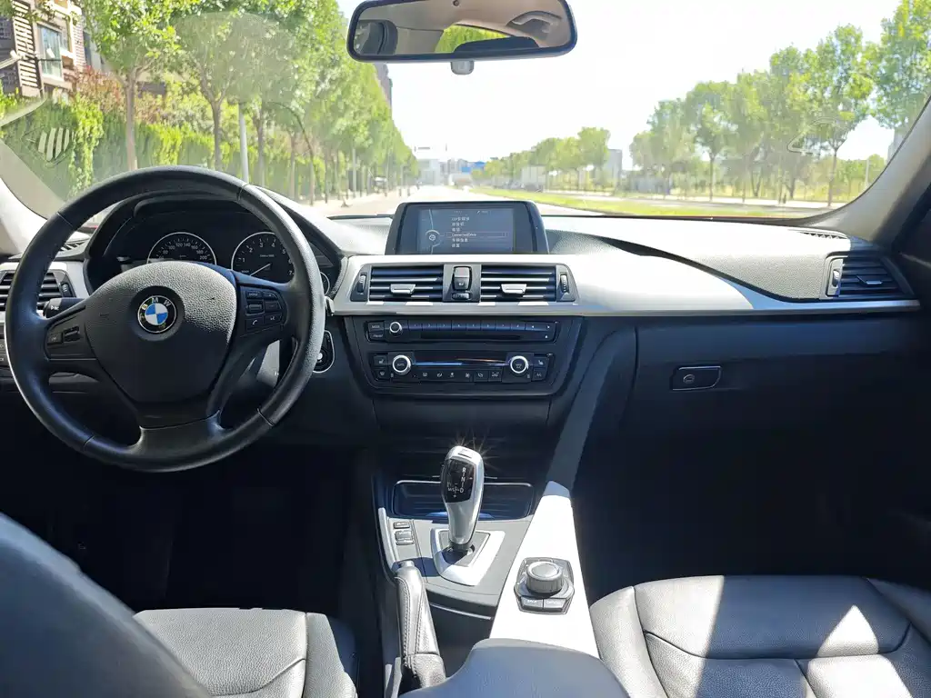 BMW 3 Series — миниатюра 21