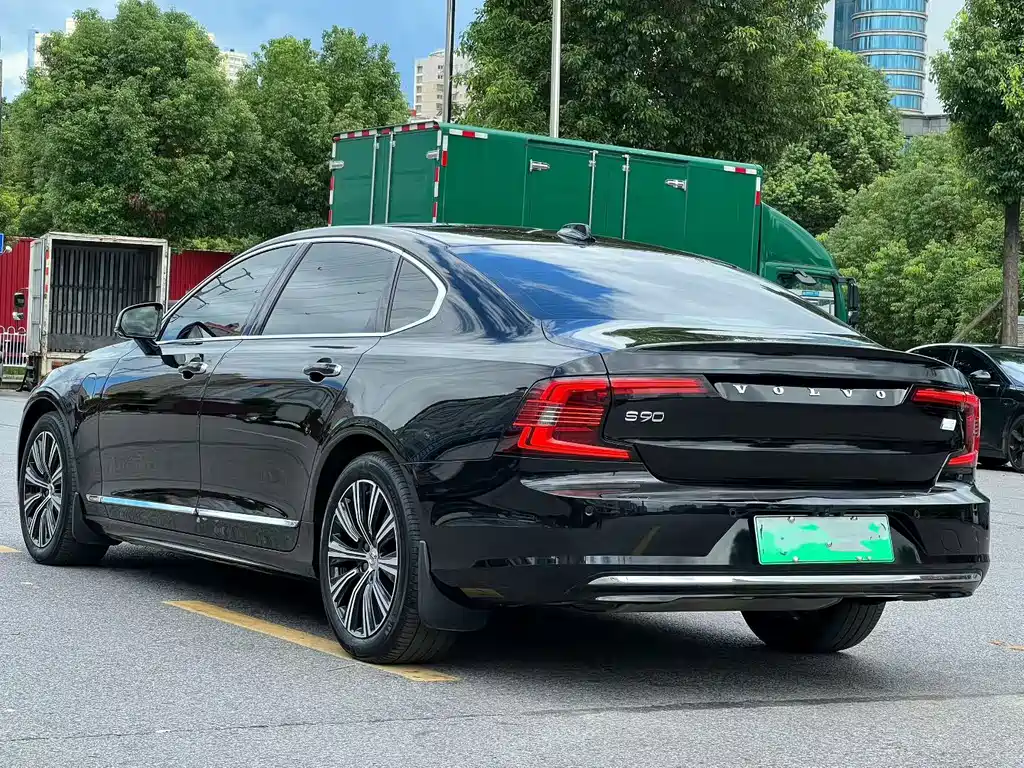 Volvo S90 PHEV — миниатюра 7
