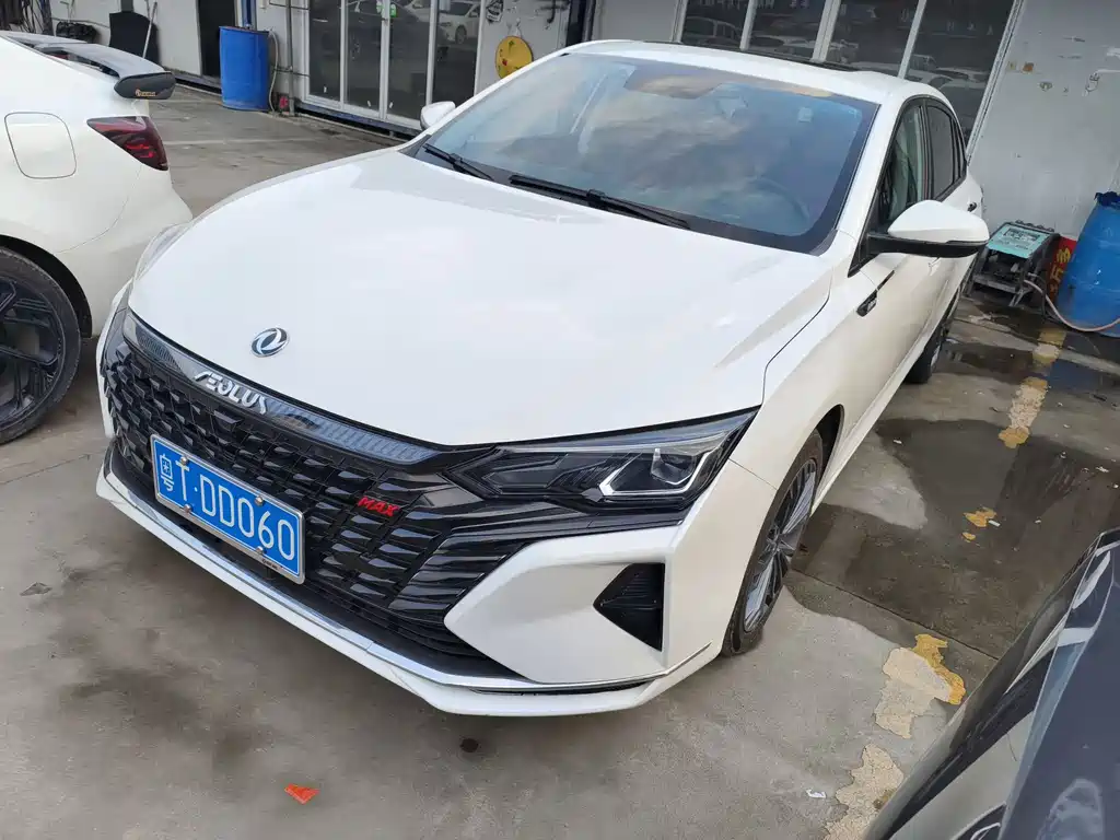 DONGFENG YI HYUN MAX