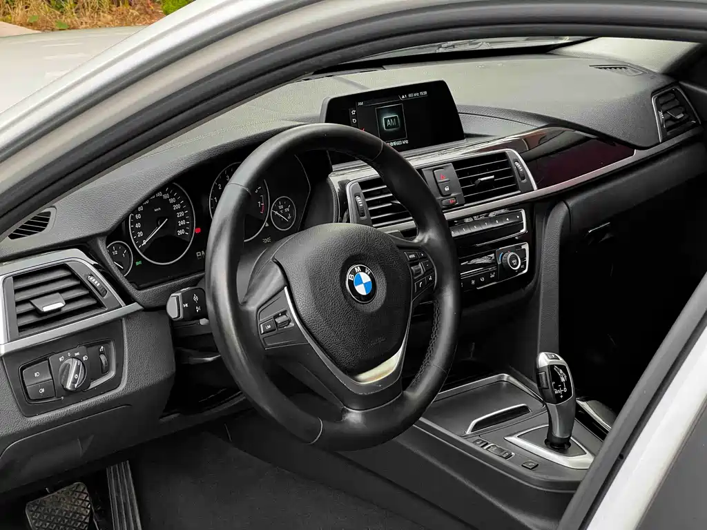 BMW 3 Series — миниатюра 7