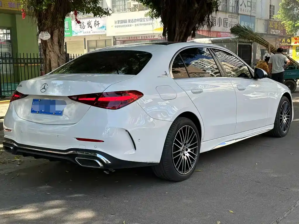 Mercedes-Benz C-Class — миниатюра 4