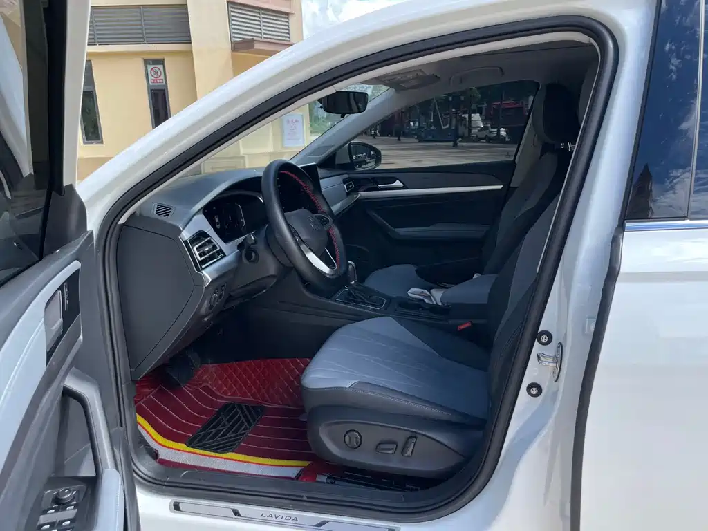 Volkswagen Lavida — миниатюра 4