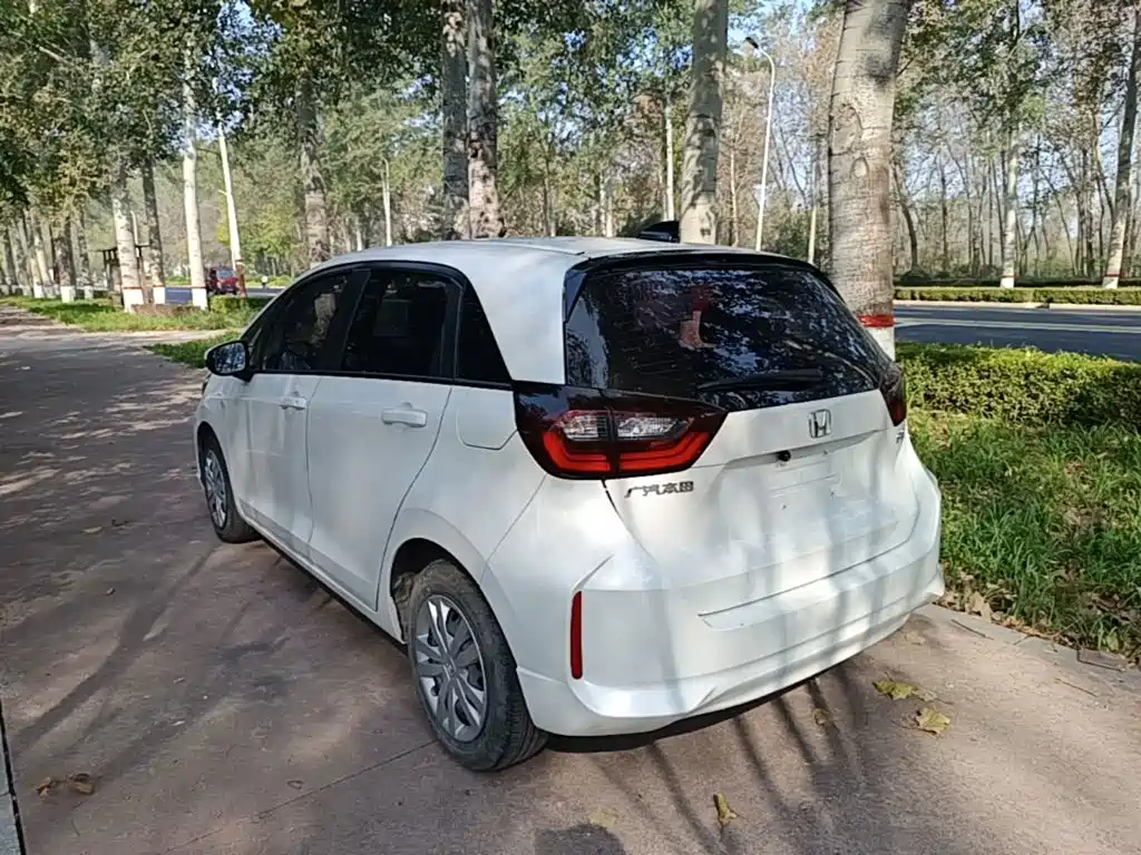 Honda Fit — миниатюра 5