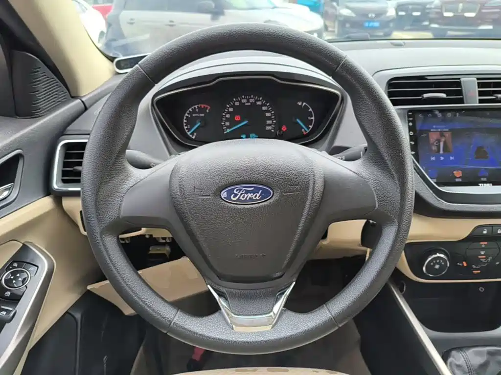 Ford Escort — миниатюра 11