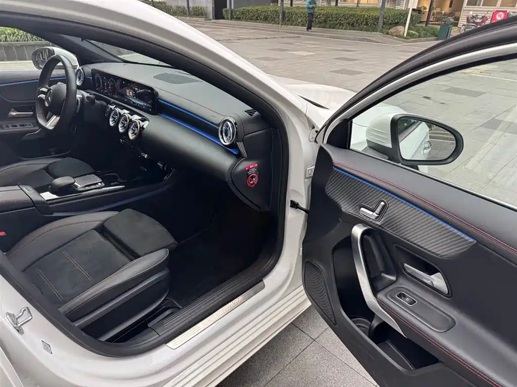 MERCEDES-BENZ A CLASS